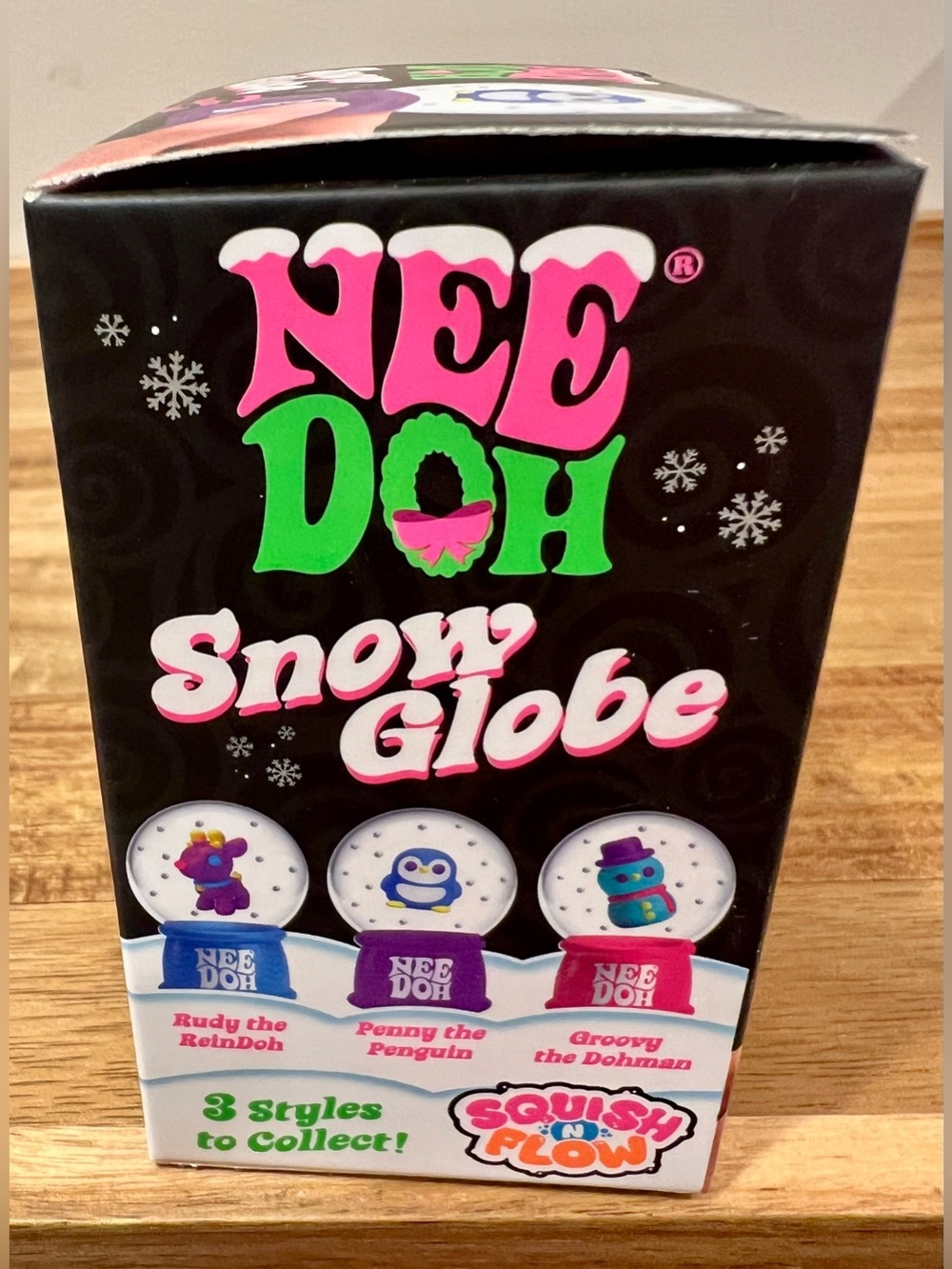 π₯ βοΈ NeeDoh Snow Globe - Groovy the Dohman Squish 'n Flow π©·π©΅ - Picture 4 of 7